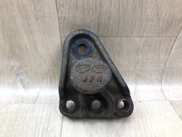 Кронштейн двигуна прав. KIA FORTE YD 12-