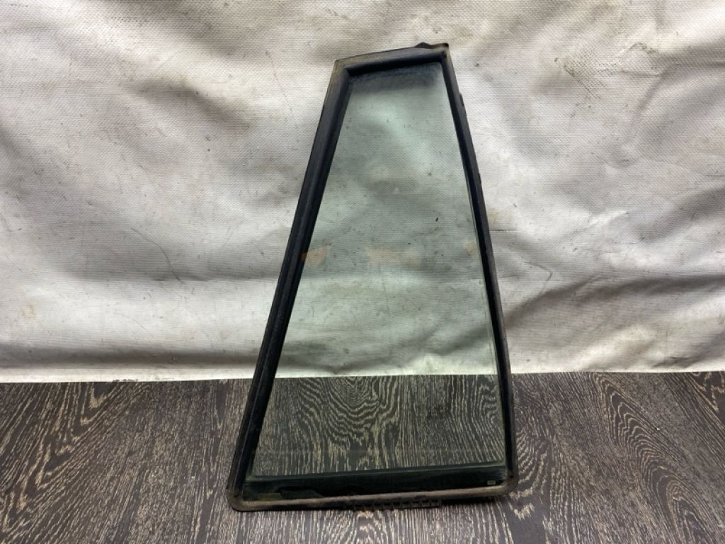 83501-65J01 | Стекло двери глухое задн. прав. SUZUKI GRAND VITARA 05-15