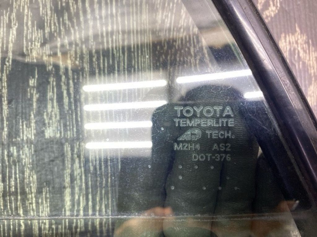 68124-07010 | Скло дверей глухе задн. лів. TOYOTA AVALON 05-12 - Фото 3