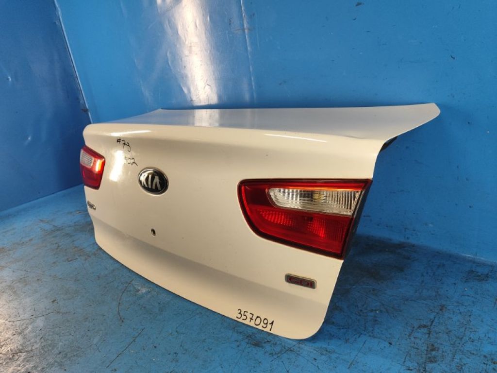 69200-1W040 | Кришка багажника KIA RIO UB 2011-2017 - Фото 2