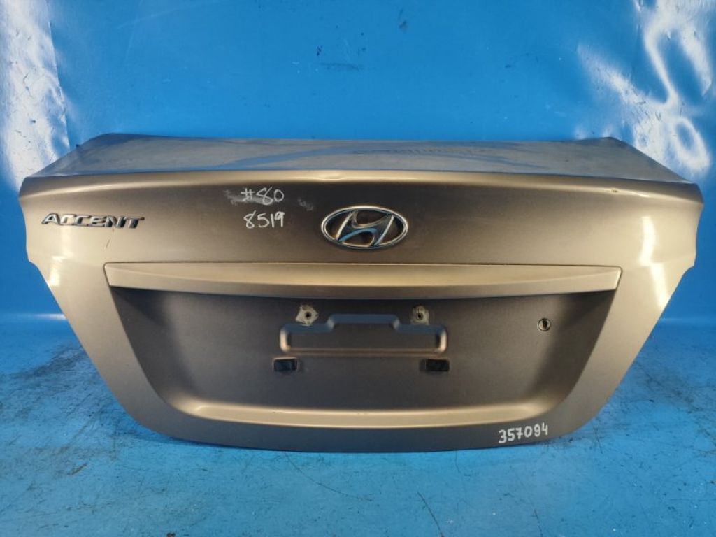 69200-1R020 | Кришка багажника HYUNDAI ACCENT RB 10-