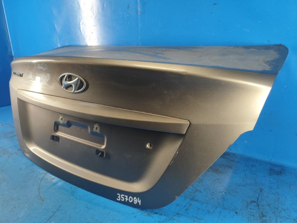 69200-1R020 | Кришка багажника HYUNDAI ACCENT RB 10- - Фото 2