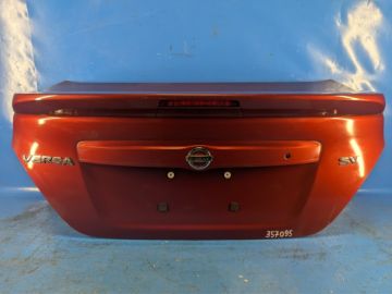 Кришка багажника NISSAN VERSA B17 11-19
