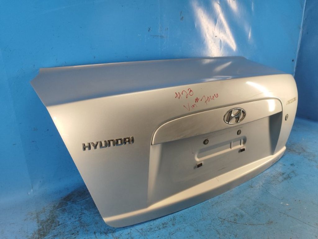 69200-1E011 | Кришка багажника HYUNDAI ACCENT MC 06-10 - Фото 4