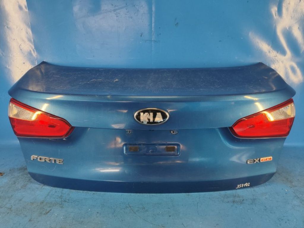 69200-A7010 | Кришка багажника KIA FORTE YD 12-