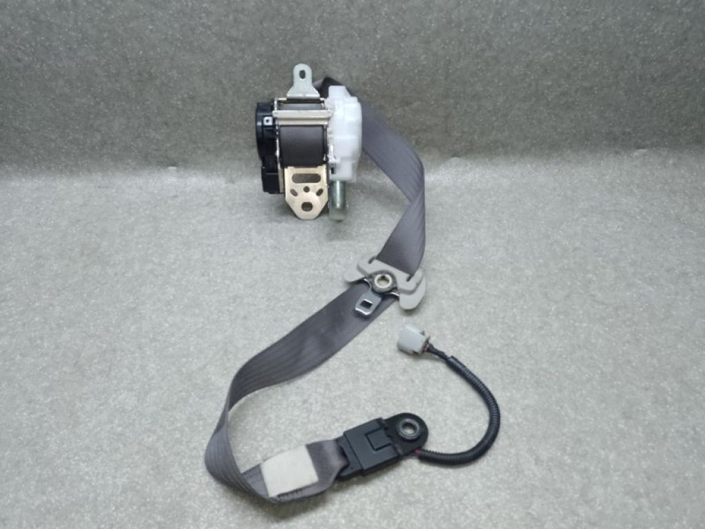 73210-33440-B0 | Ремінь безпеки передн. прав. LEXUS ES350 06-12