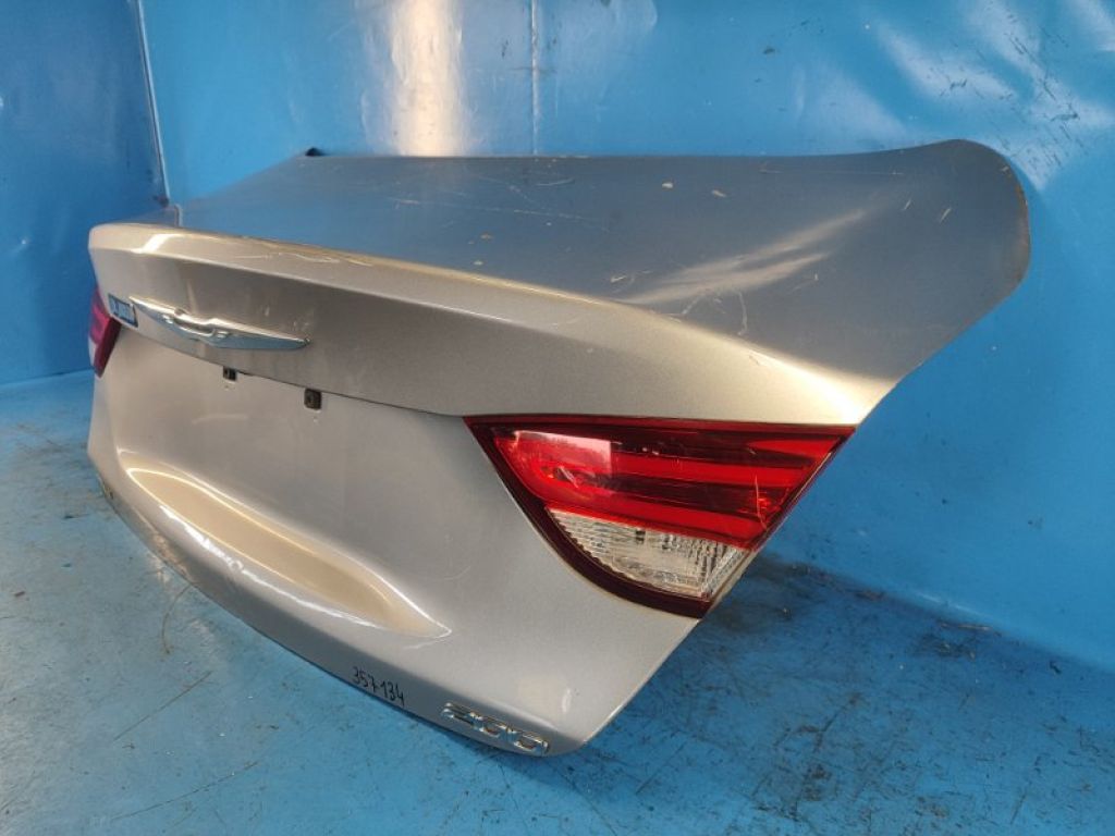 68145914AA | Крышка багажника CHRYSLER 200 14-16 - Фото 2