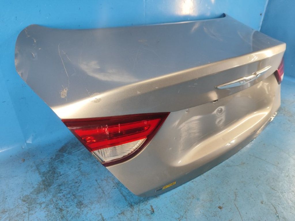 68145914AA | Кришка багажника CHRYSLER 200 14-16 - Фото 4