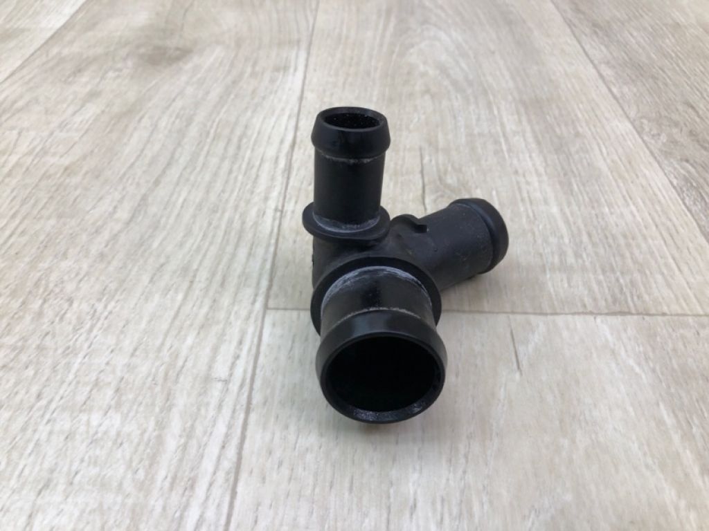 A 274 200 26 82 | Трійник системи охолодження MERCEDES C-CLASS A205 16-21 - Фото 3