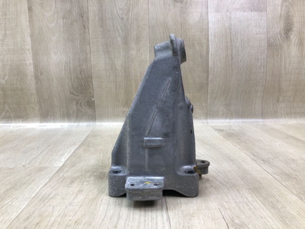 A 274 223 32 04 | Кронштейн опори двигуна прав. MERCEDES C-CLASS A205 16-21 - Фото 3