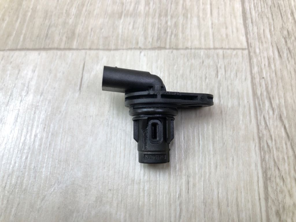 A 276 905 01 43 | Датчик положения распредвала MERCEDES GL-CLASS X166 12-16