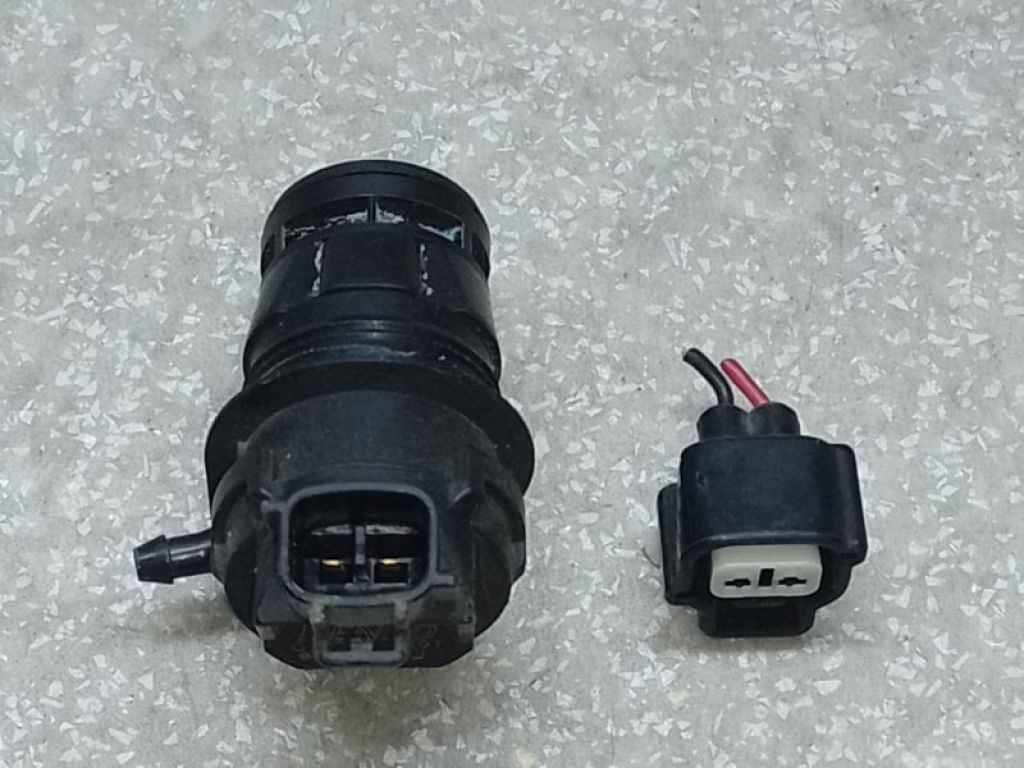 85330-21010 | Насос омивача скла передн. TOYOTA CAMRY 40 06-11 - Фото 2