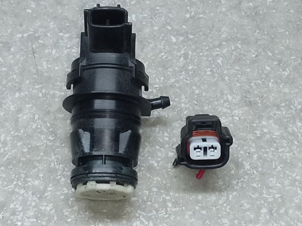 85330-60190 | Насос омивача скла передн. TOYOTA CAMRY 40 06-11