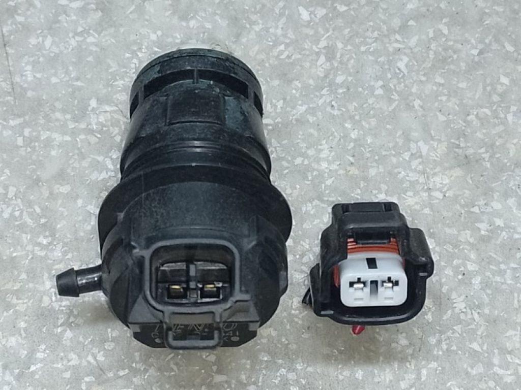 85330-60190 | Насос омивача скла передн. TOYOTA CAMRY 40 06-11 - Фото 2