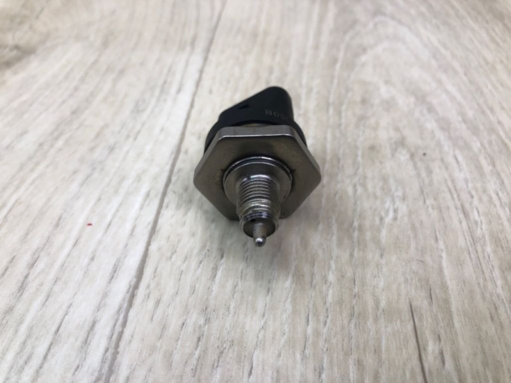 A 278 153 00 28 | Датчик давления топлива MERCEDES GL-CLASS X166 12-16 - Фото 2