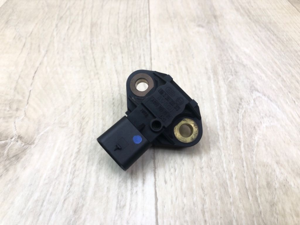 A 000 905 70 01 | Клапан вентиляції паливного бака MERCEDES GL-CLASS X166 12-16