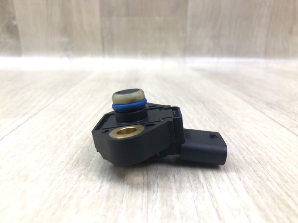 A 000 905 70 01 | Клапан вентиляції паливного бака MERCEDES GL-CLASS X166 12-16 - Фото 5