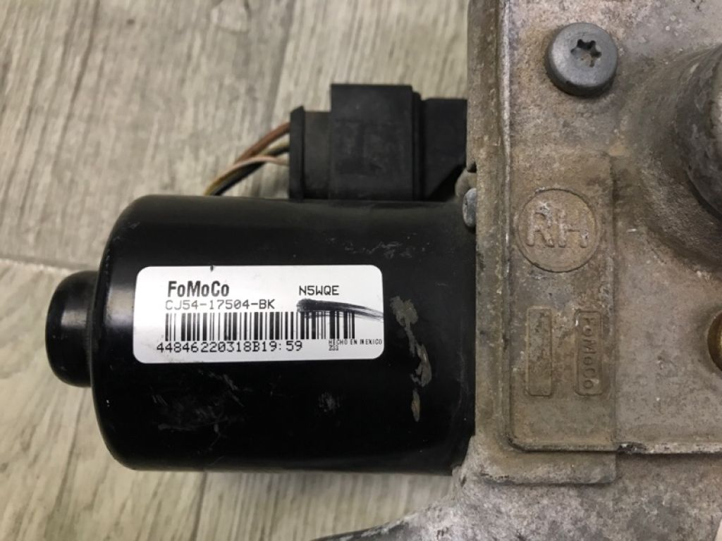 CJ5Z-17508-E | Моторчик стеклоочистителя прав. FORD ESCAPE 12-19 - Фото 7