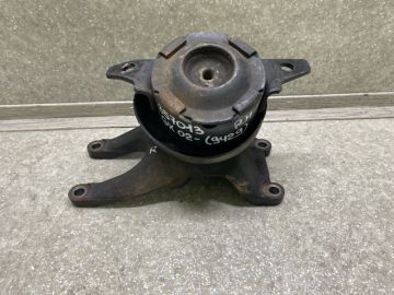 Подушка двигуна прав. LEXUS GX470 02-09