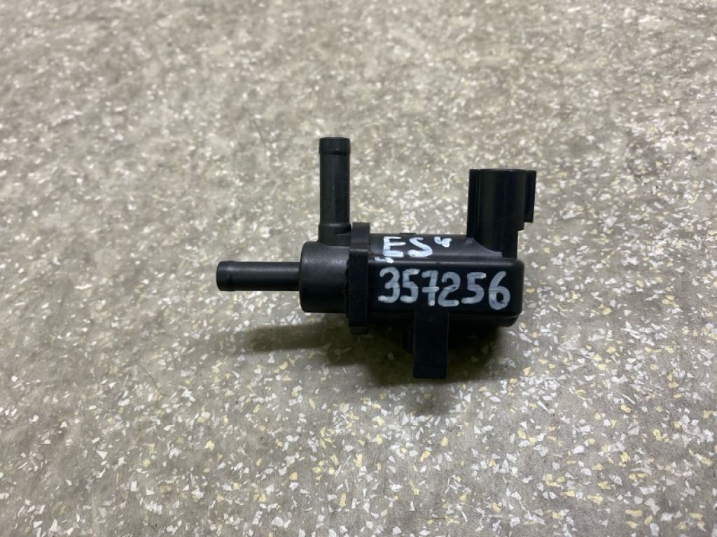 90910-12272 | Клапан електромагнітний (вакуумний) LEXUS ES300 ES330 01-06