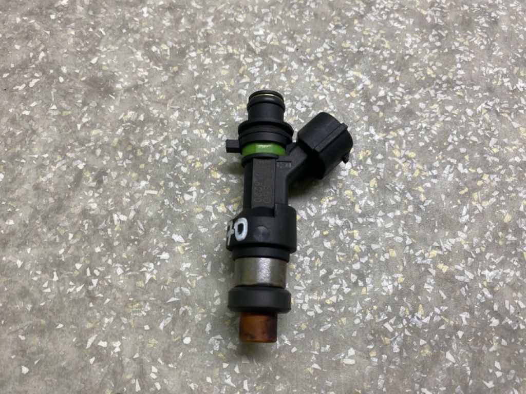 15710-66J00 | Форсунка паливна SUZUKI GRAND VITARA 05-15