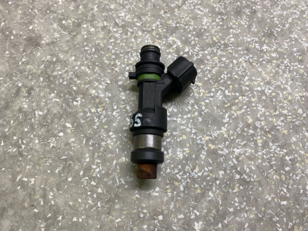 15710-66J00 | Форсунка паливна SUZUKI GRAND VITARA 05-15