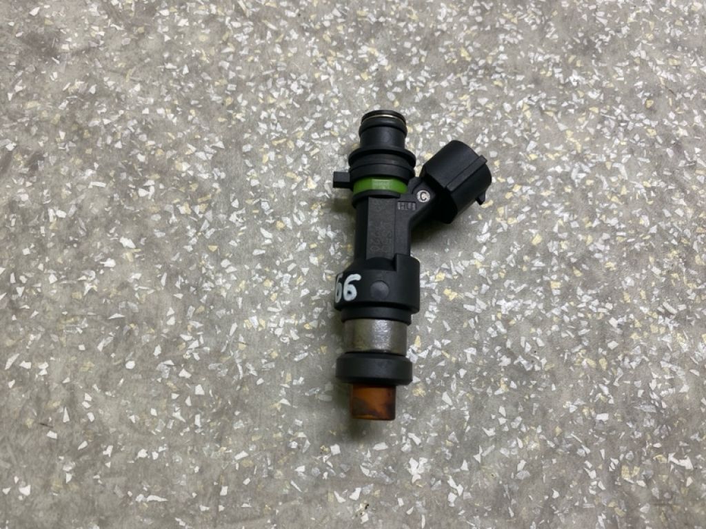 15710-66J00 | Форсунка топливная SUZUKI GRAND VITARA 05-15