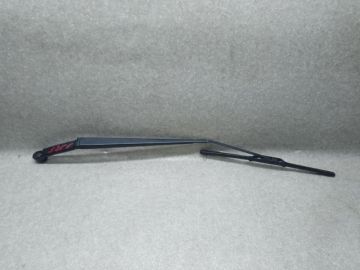 Поводок стеклоочистителя передний прав. SUBARU LEGACY BN 14-18