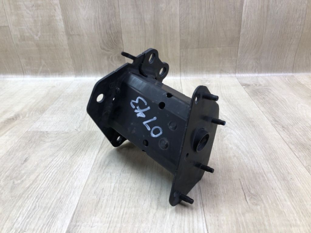 852116RA0A | Кронштейн підсилювача заднього бампера лів. NISSAN X-TRAIL/ROGUE T33 20-