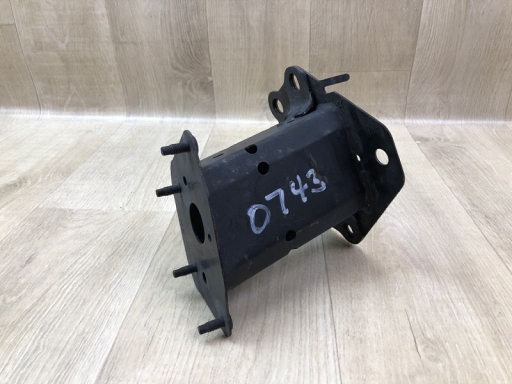 852106RA0A | Кронштейн підсилювача заднього бампера прав. NISSAN X-TRAIL/ROGUE T33 20-