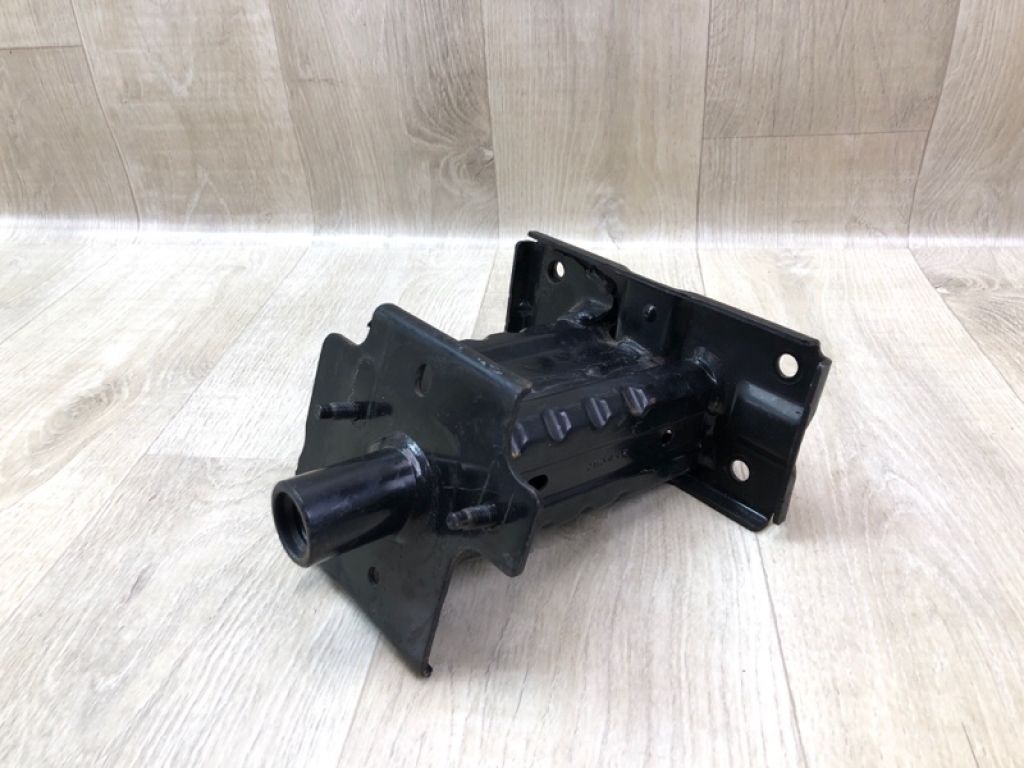 622114BA0A | Кронштейн підсилювача переднього бампера лів. NISSAN X-TRAIL/ROGUE T32 13-20