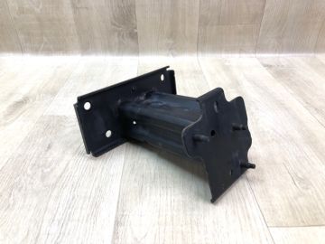 Кронштейн підсилювача переднього бампера прав. NISSAN X-TRAIL/ROGUE T32 13-20