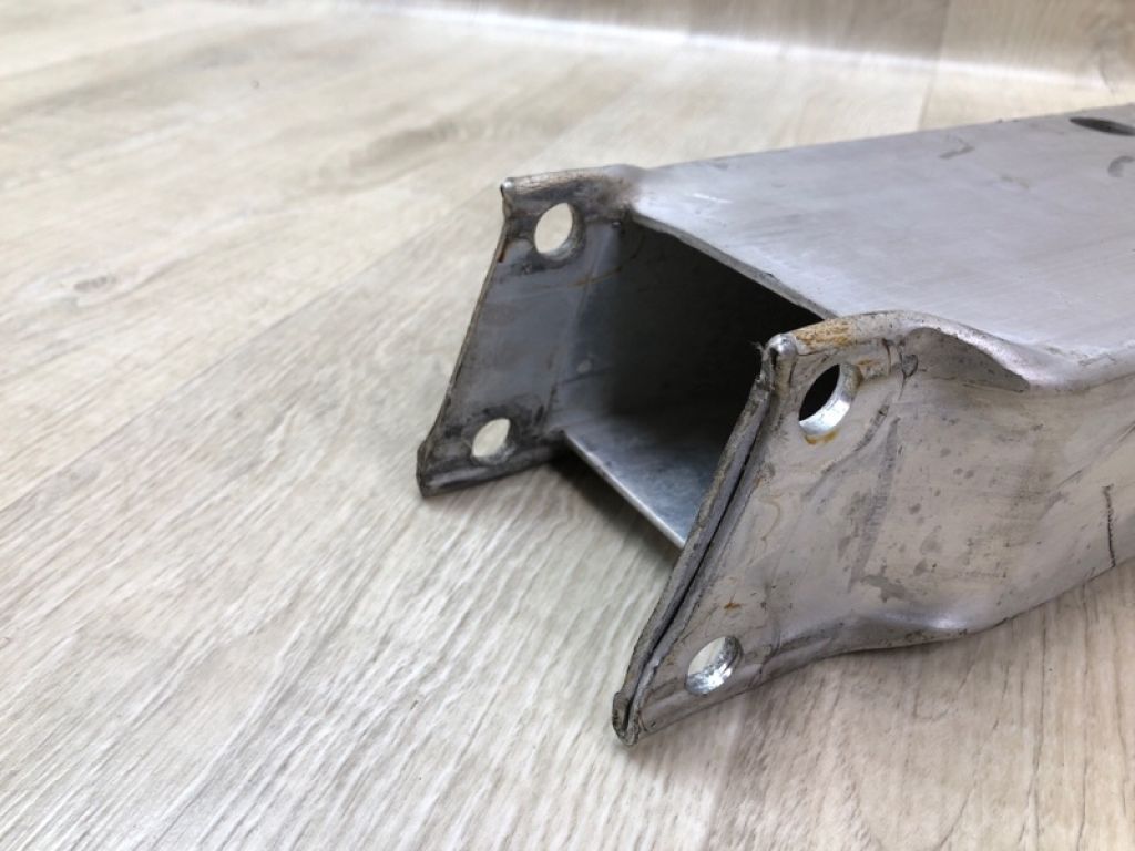 A 205 620 05 95 | Кронштейн усилителя переднего бампера лев. MERCEDES C-CLASS A205 16-21 - Фото 5