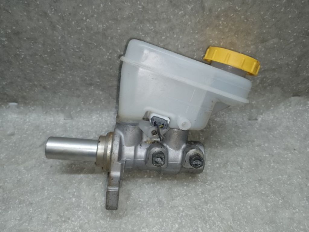 26449FJ011 | Головний гальмівний циліндр SUBARU LEGACY BN 14-18