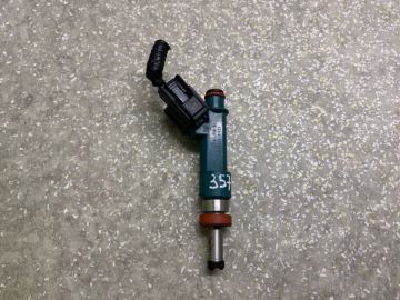 Форсунка топливная LEXUS CT200 11-17