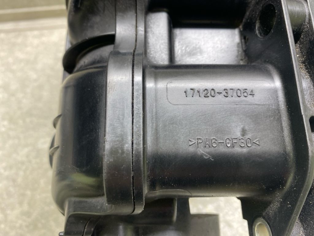 17120-37054 | Колектор впускний LEXUS CT200 11-17 - Фото 7