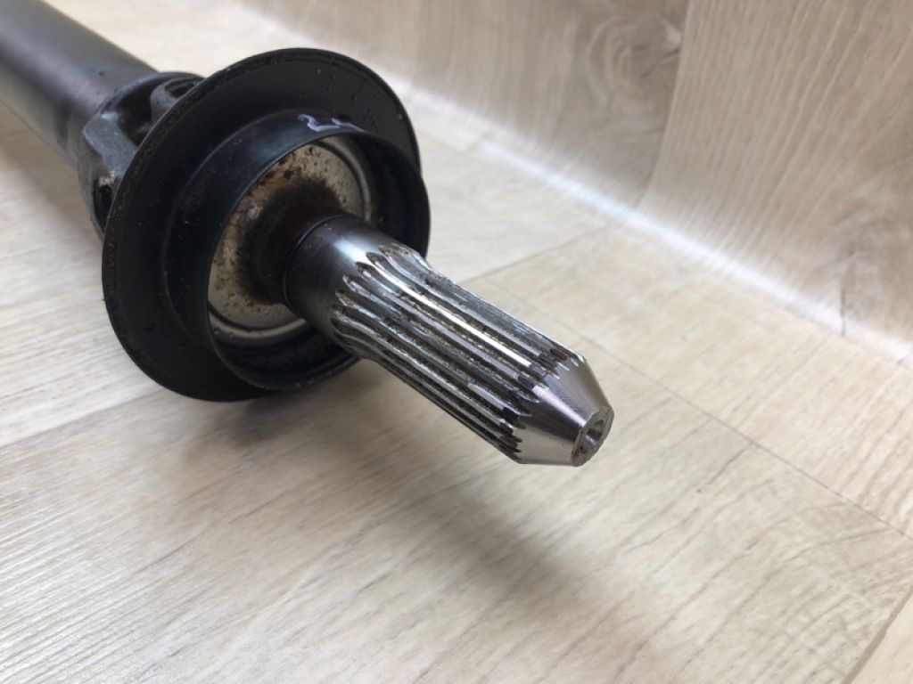 37200CL70A | Карданний вал передній INFINITI FX S50 03-08 - Фото 3