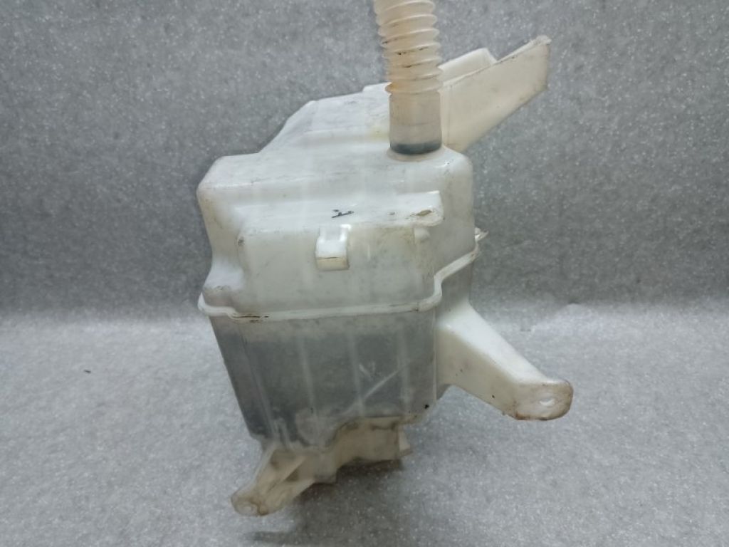 85315-42230 | Бачок омывателя TOYOTA RAV4 05-12 - Фото 3