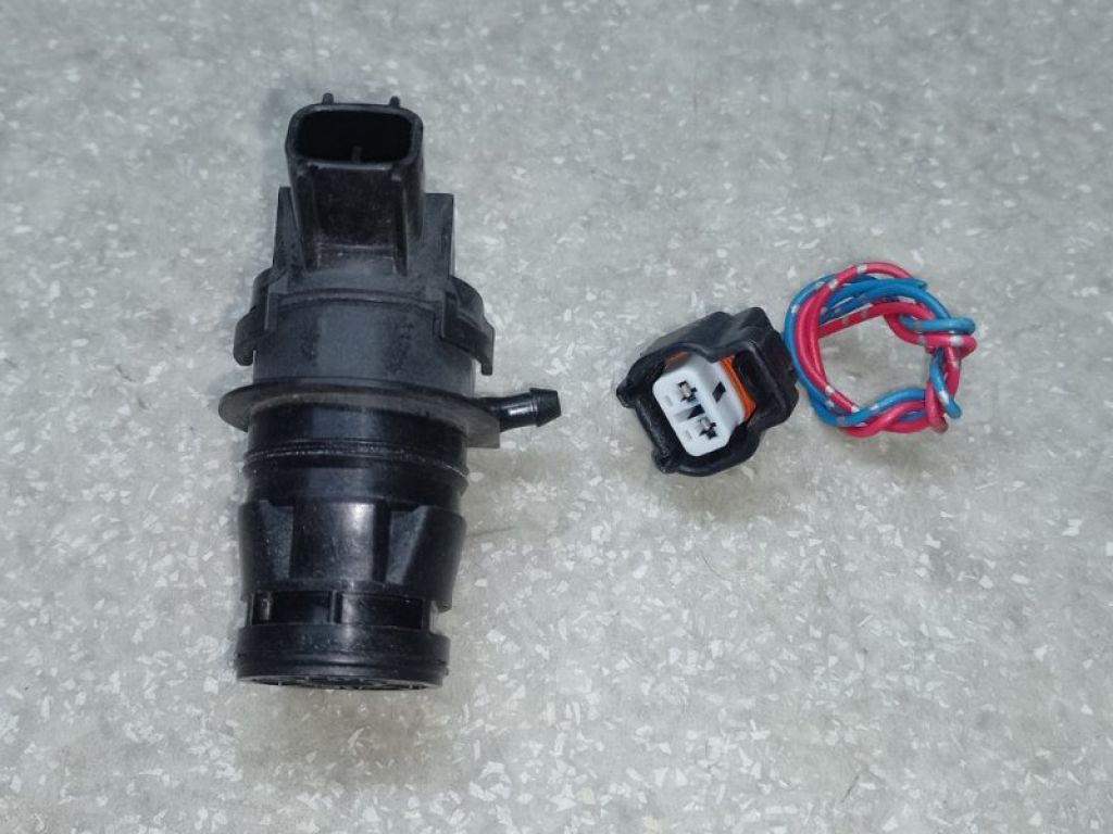 85330-60160 | Насос омывателя стекла задн. TOYOTA RAV4 05-12