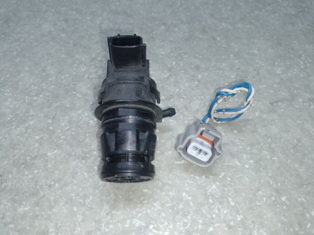85330-21010 | Насос омывателя стекла передн. TOYOTA RAV4 05-12