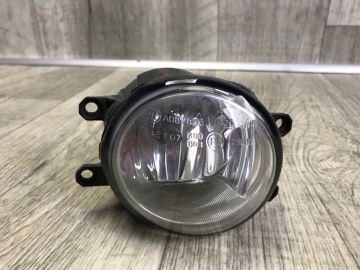 Протитуманна фара прав. TOYOTA TACOMA 05-15