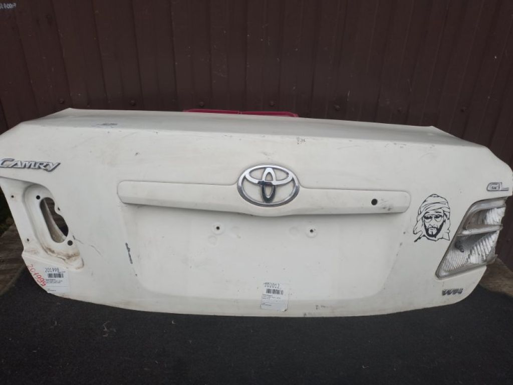 64401-33401 | Крышка багажника TOYOTA CAMRY 40 06-11