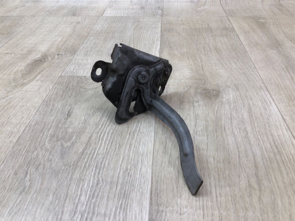 82110-65J01 | Замок капоту SUZUKI GRAND VITARA 05-15