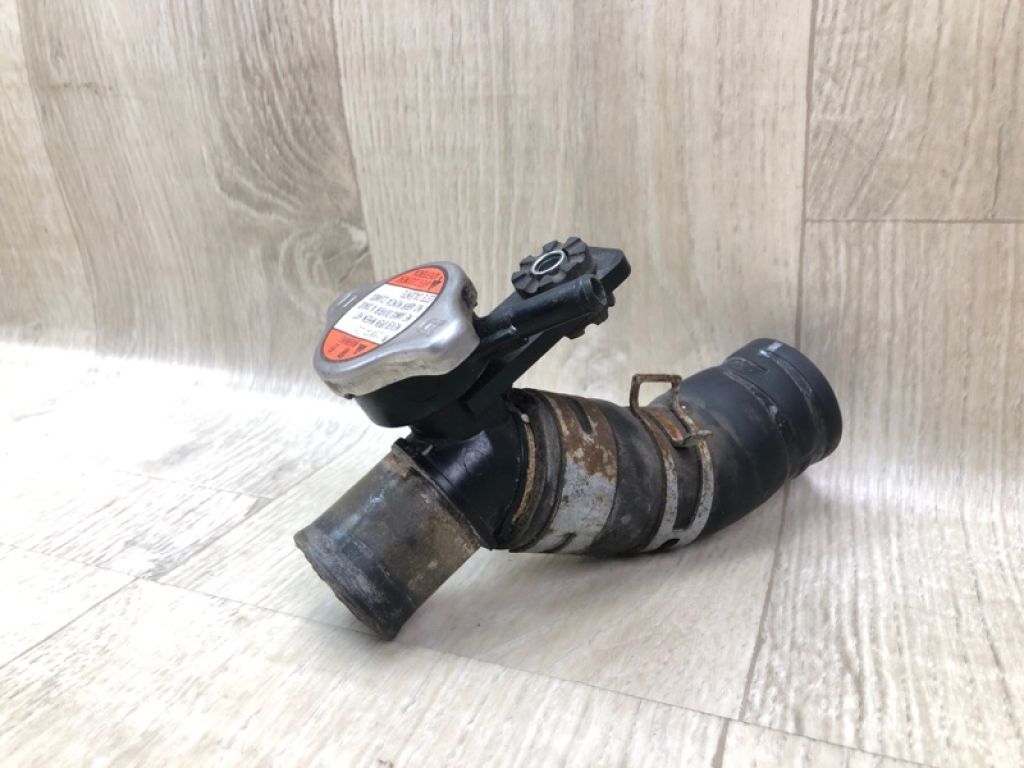 17910-65J00 | Горловина радіатора SUZUKI GRAND VITARA 05-15