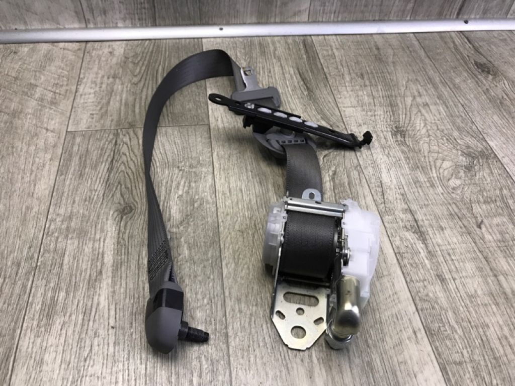 73370-04052-B0 | Ремінь безпеки задн. лів. TOYOTA TACOMA 05-15 - Фото 2