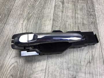 Ручка двері зовнішня задн. лів. NISSAN VERSA B17 11-19