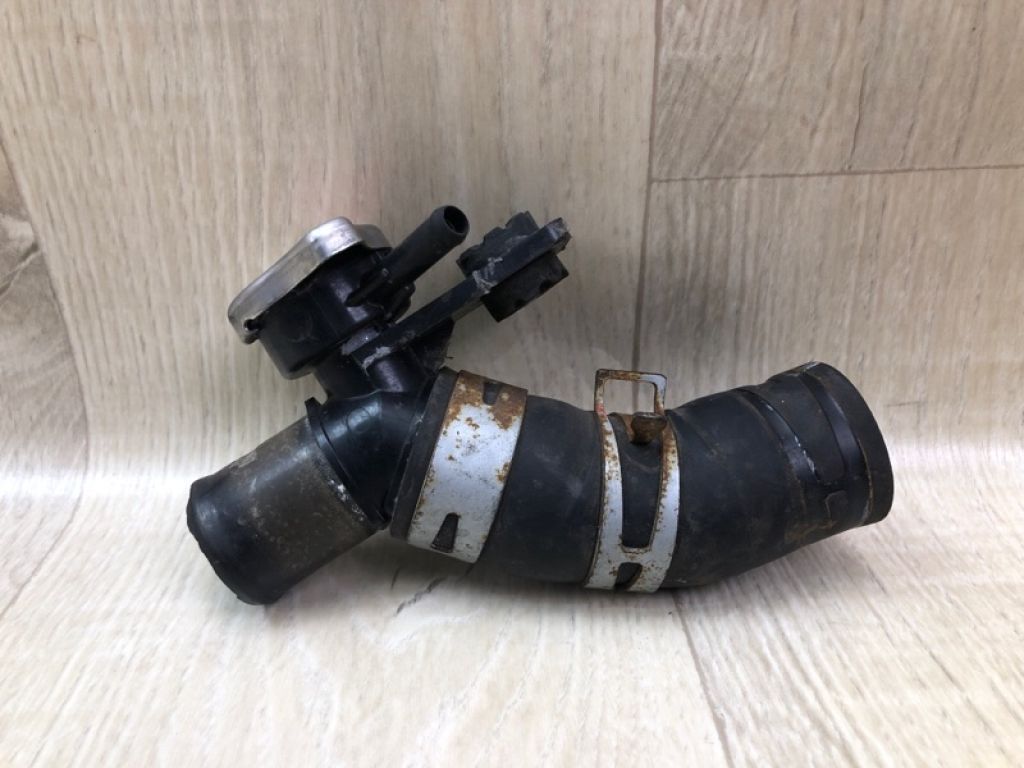 17910-65J00 | Горловина радіатора SUZUKI GRAND VITARA 05-15