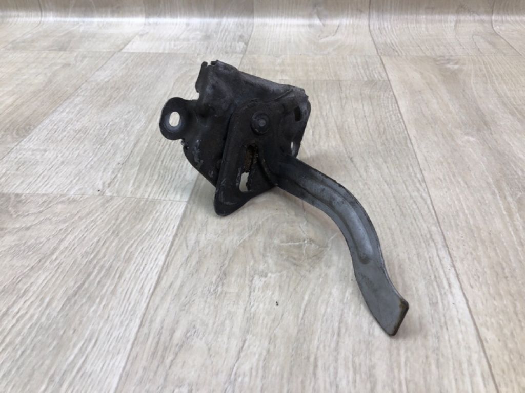 82110-65J01 | Замок капота SUZUKI GRAND VITARA 05-15