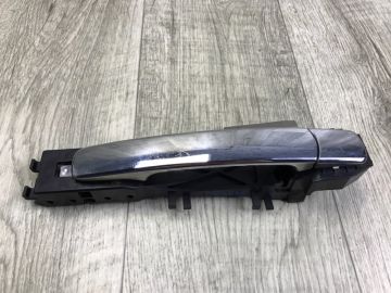 Ручка двері зовнішня задн. лів. NISSAN ROGUE 08-15