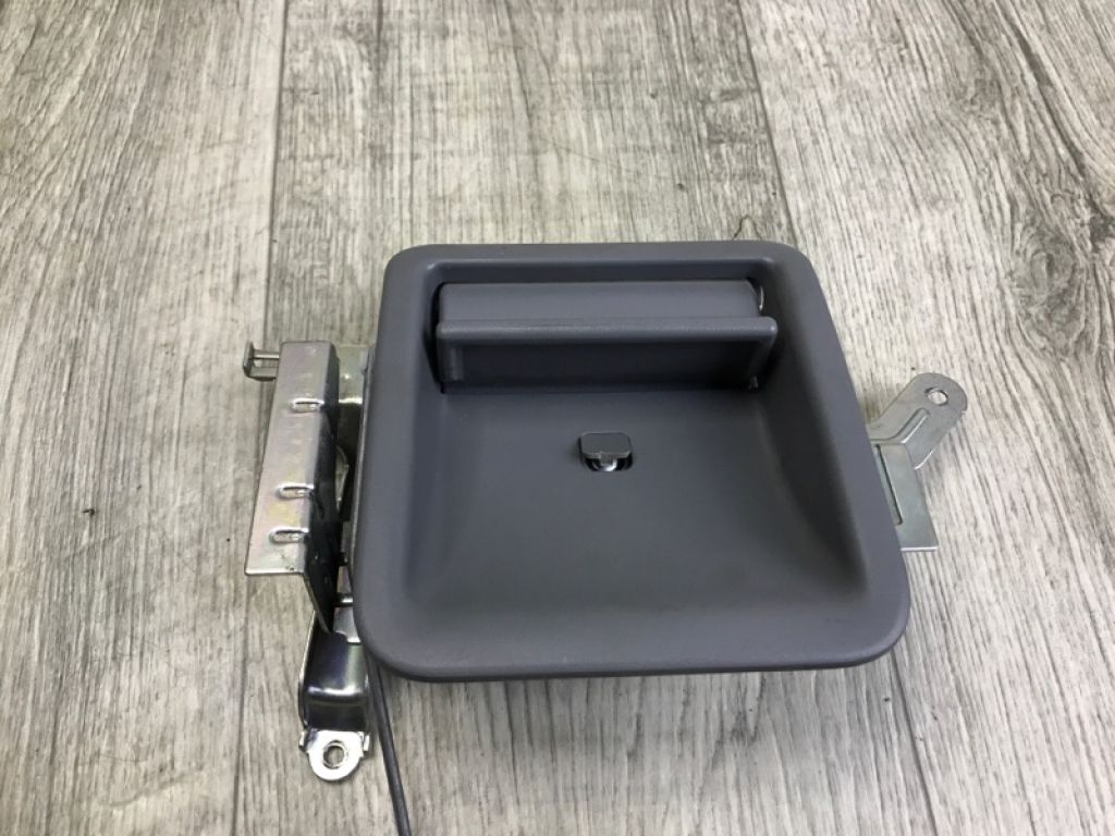 69298-04010-B0 | Ручка дверей внутрішня задн. лів. TOYOTA TACOMA 05-15 - Фото 2